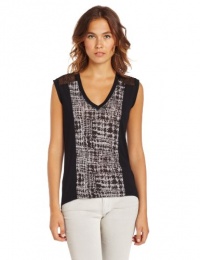 BCBGMAXAZRIA Women's Kerra Printed V-Neck Top with Asymmetrical Hem