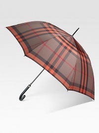 Donning an iconic solid-to-check design, there's no reason to sacrifice style because of a little rain.Automatic openOpen diameter, about 38Folded length, about 12PolyesterImported Donning an iconic solid-to-check design, there's no reason to sacrifice style because of a little rain.Automatic openOpen diameter, about 38Folded length, about 12PolyesterImported