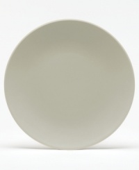With a powdery matte finish and clean modern shapes, the Naturals dinner plates from renowned designer Vera Wang bring minimalism to the table with chic style. In soft, natural hues perfect for coordinating with any decor. With a powdery matte finish and clean modern shapes, the Naturals dinner plates from renowned designer Vera Wang bring minimalism to the table with chic style. In soft, natural hues perfect for coordinating with any decor.